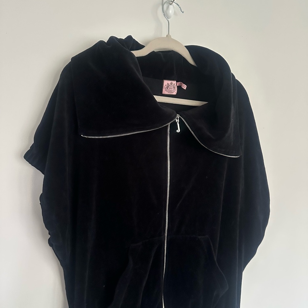 Vintage Juicy Couture Black Velour Zip Hoodie – Size M, Wide Collar, Y2K Style - Picture 3 of 9